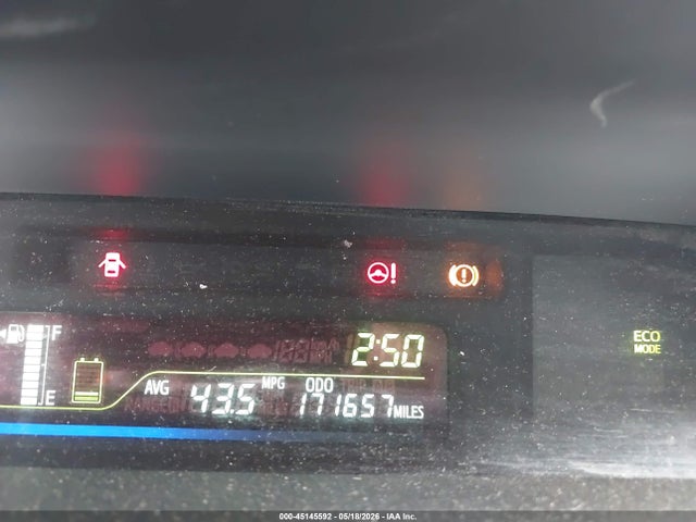 Toyota Prius v Five