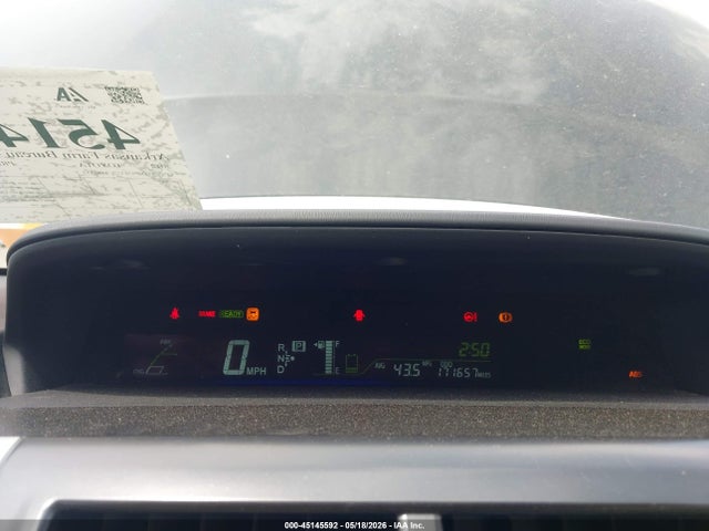 Toyota Prius v Five