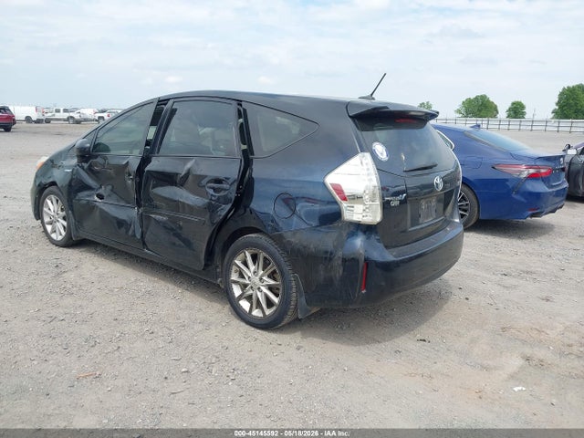 Toyota Prius v Five