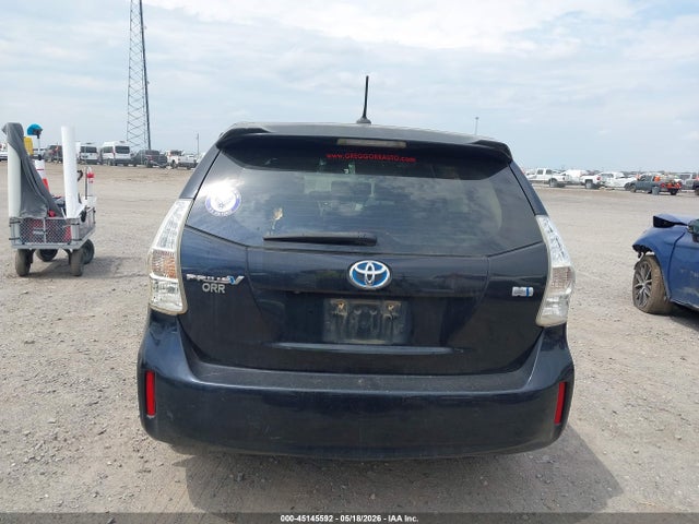 Toyota Prius v Five