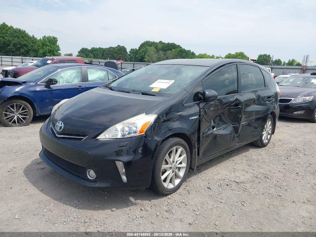 Toyota Prius v Five