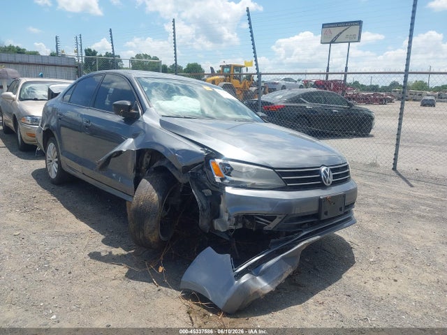 Salvage Volkswagen Jetta Image
