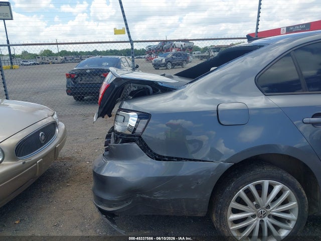 Volkswagen Jetta 1.8t Sport