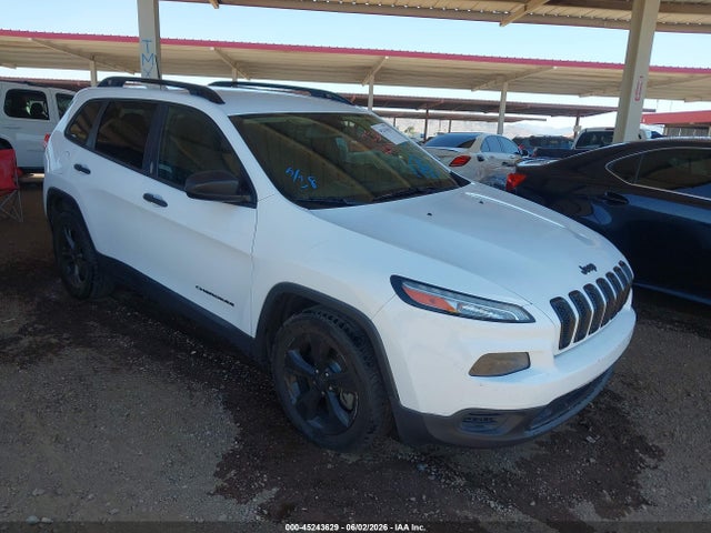 Salvage Jeep Cherokee Image