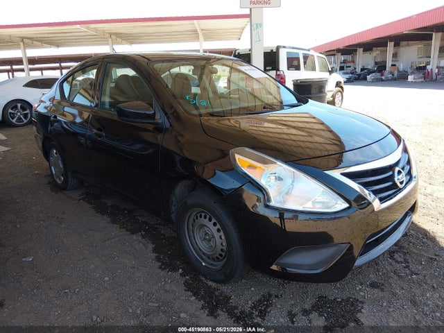 Salvage Nissan Versa Image