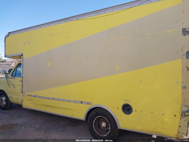 Ford Econoline E350 Cutaway Van