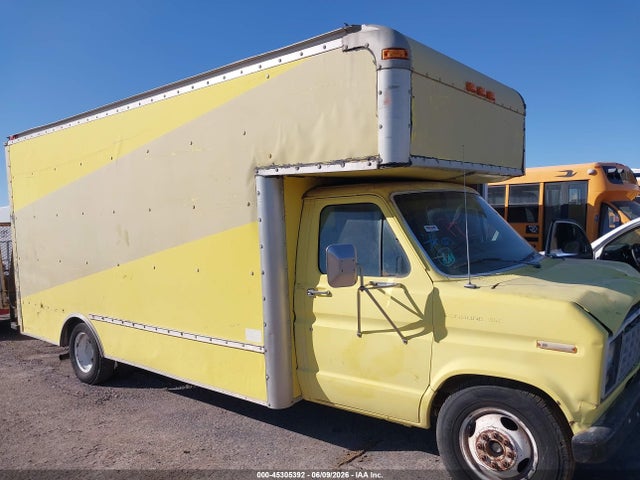 Ford Econoline E350 Cutaway Van