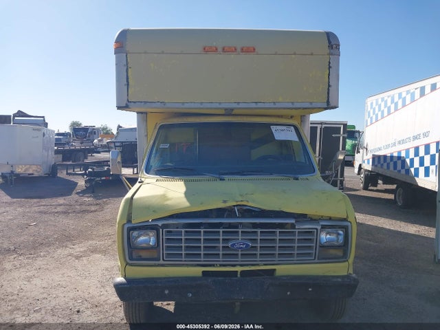 Ford Econoline E350 Cutaway Van