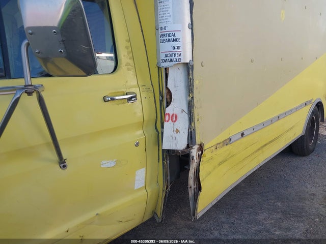 Ford Econoline E350 Cutaway Van
