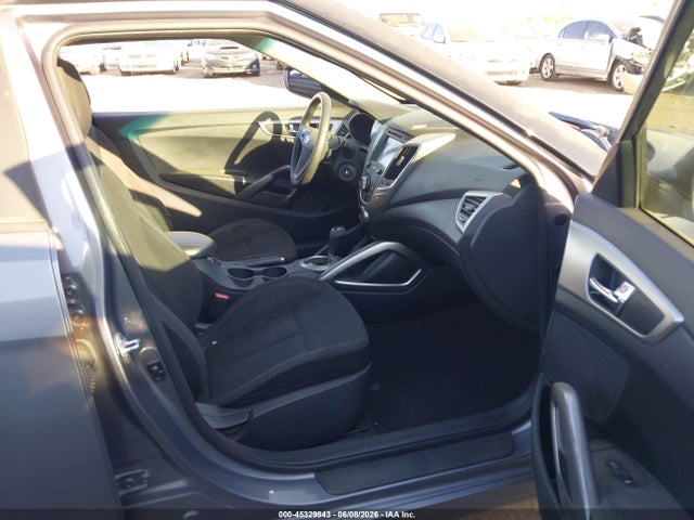 Hyundai VELOSTER