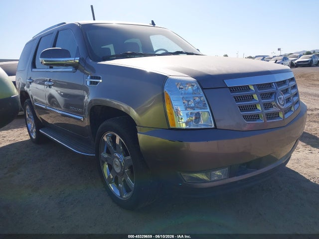 Salvage Cadillac Escalade Image