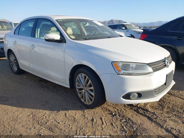 Salvage Volkswagen Jetta Image