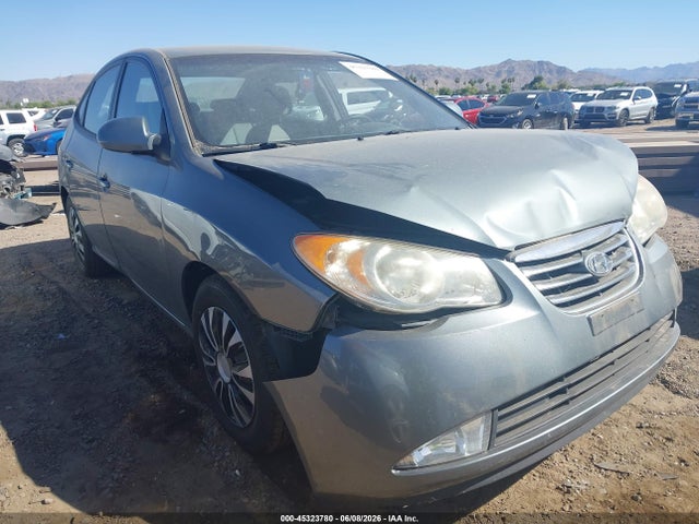 Salvage Hyundai ELANTRA Image