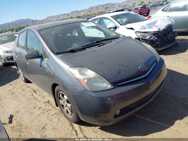 Salvage Toyota Prius Image