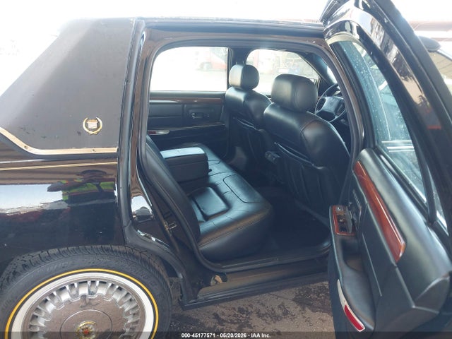 Cadillac DeVille Standard