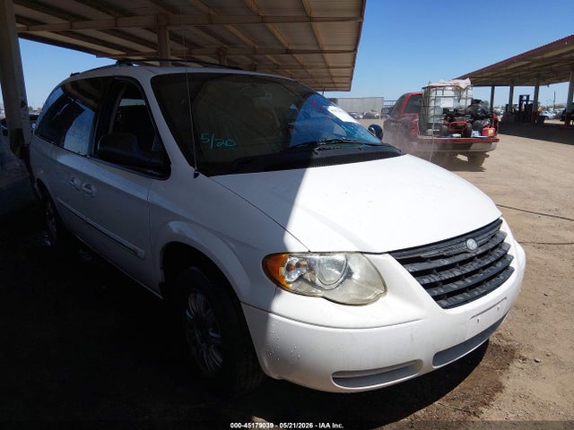 Salvage Chrysler Town & Country Image