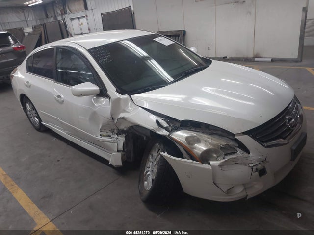 Salvage Nissan Altima Image