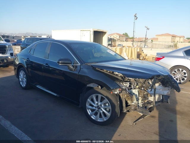 Salvage Toyota Camry Image