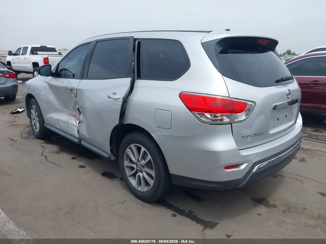Nissan Pathfinder S