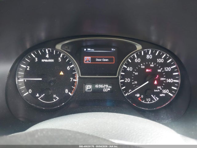 Nissan Pathfinder S