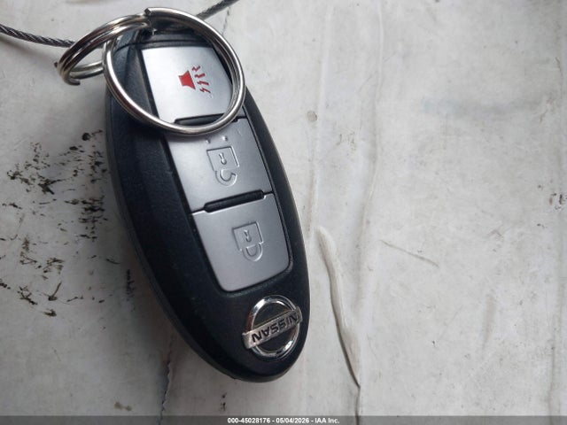 Nissan Pathfinder S