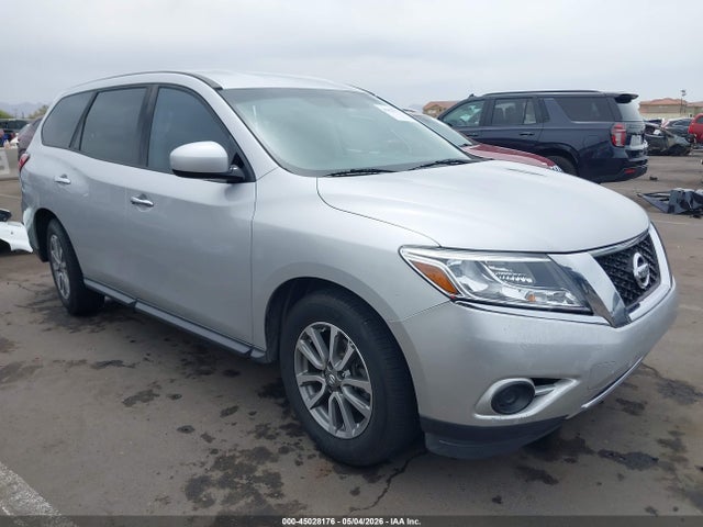 Salvage Nissan Pathfinder Image