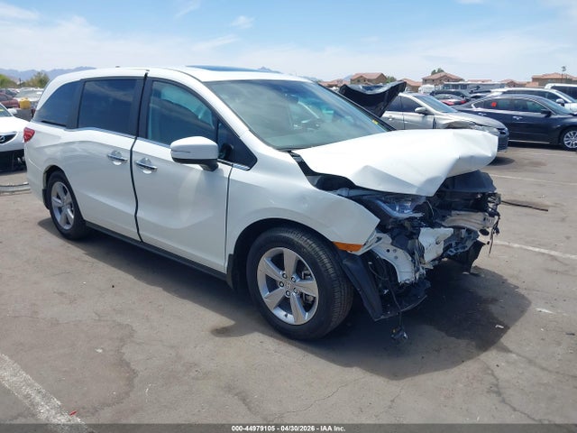Salvage Honda Odyssey Image