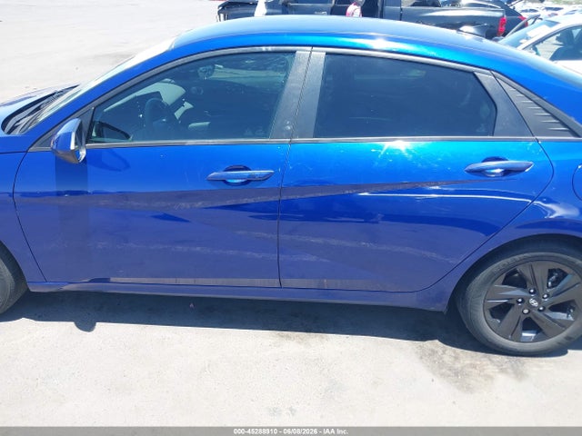 Hyundai ELANTRA Sel