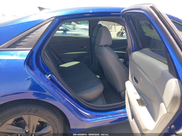 Hyundai ELANTRA Sel
