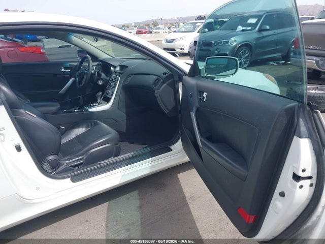 Hyundai Genesis 3.8