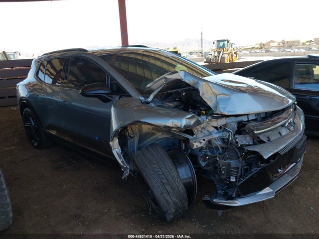 Salvage Chevrolet Equinox Image