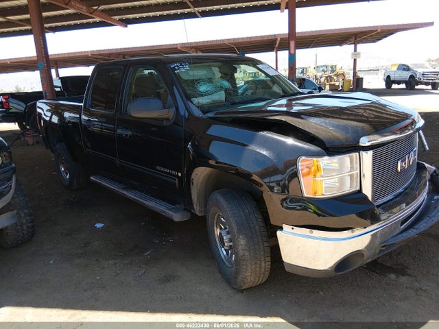 Salvage GMC Sierra 2500 Image