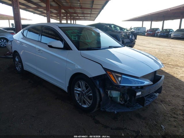 Salvage Hyundai ELANTRA Image