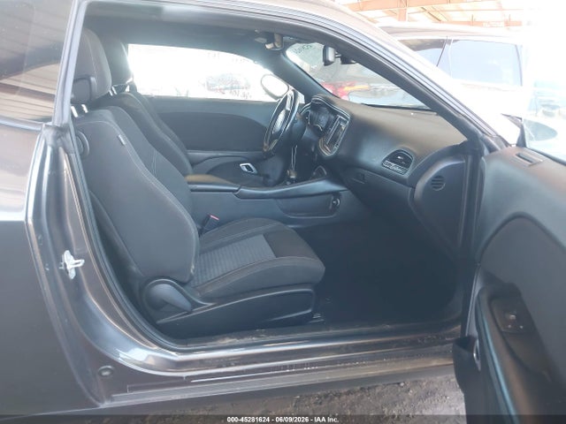 Dodge Challenger Sxt