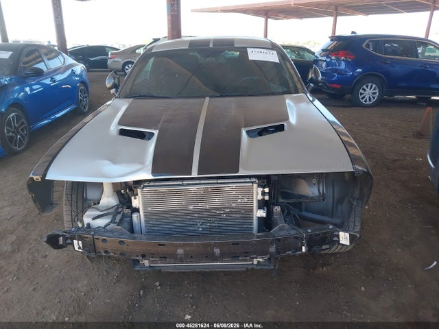 Dodge Challenger Sxt