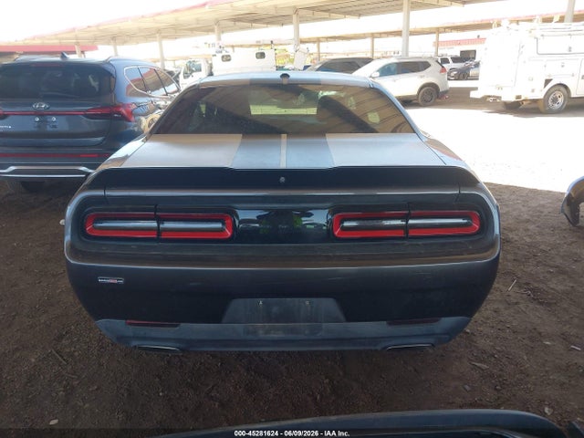 Dodge Challenger Sxt