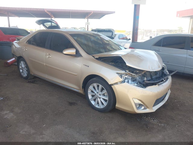 Salvage Toyota Camry Image