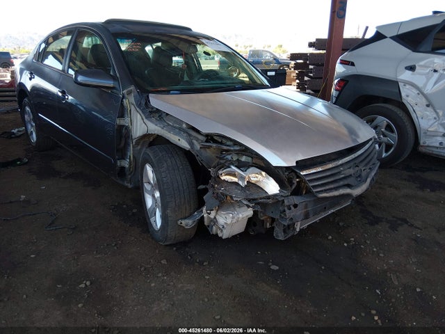 Salvage Nissan Altima Image