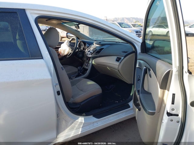 Hyundai ELANTRA Se