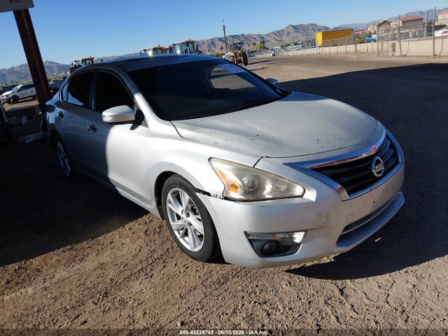Salvage Nissan Altima Image