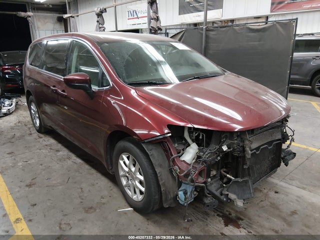 Salvage Chrysler Pacifica Image