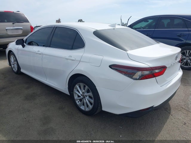 Toyota Camry Le