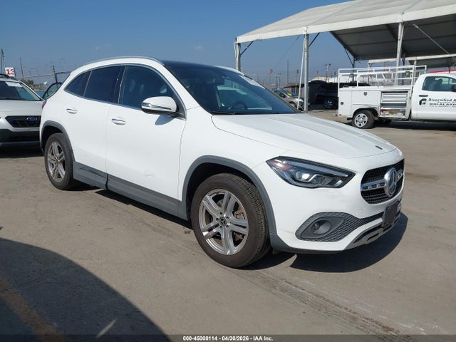 Salvage Mercedes-Benz GLA Image