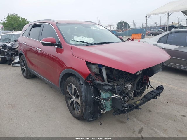 Salvage Kia Sorento Image