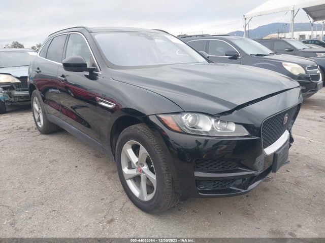 Salvage Jaguar F-PACE Image