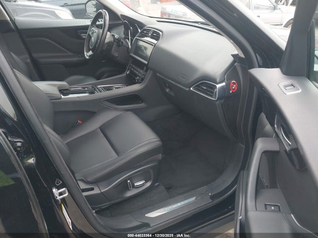 Jaguar F-PACE 25t Premium