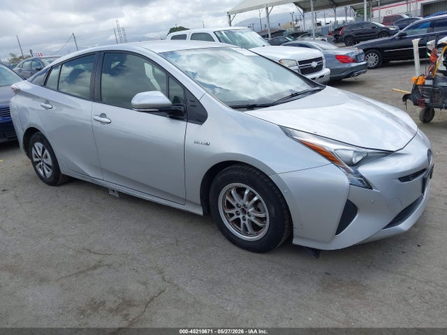 Salvage Toyota Prius Image