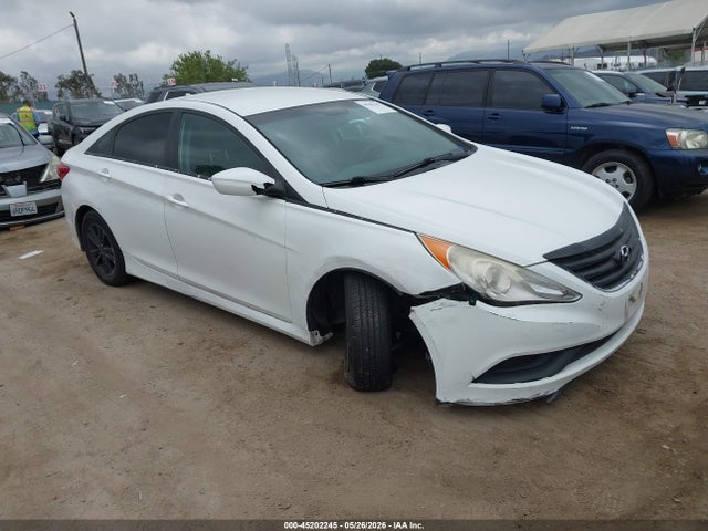 Salvage Hyundai SONATA Image