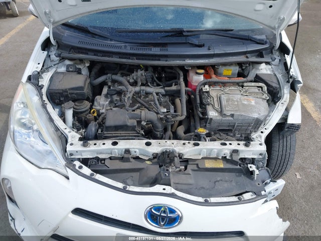 Toyota Prius c Three