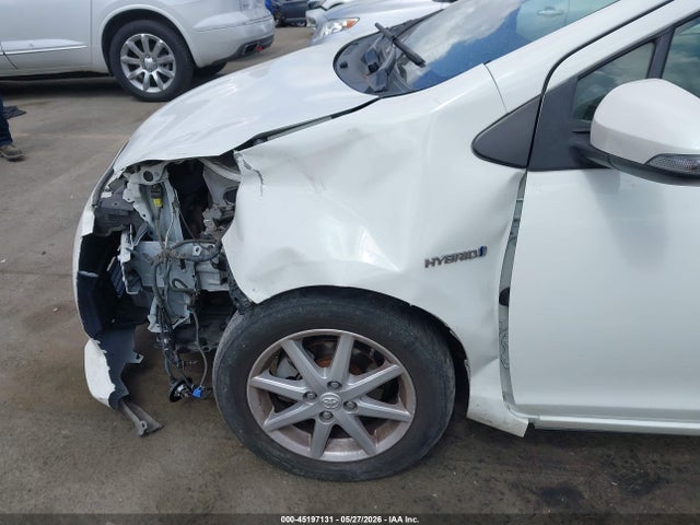 Toyota Prius c Three
